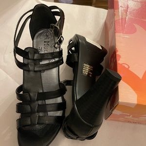 Mudd........Charlet Style......Black Color....Size 7.5M.